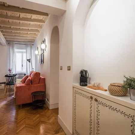 Апартаменты The Rent - Spacious Two-bedroom In Old Town Рим