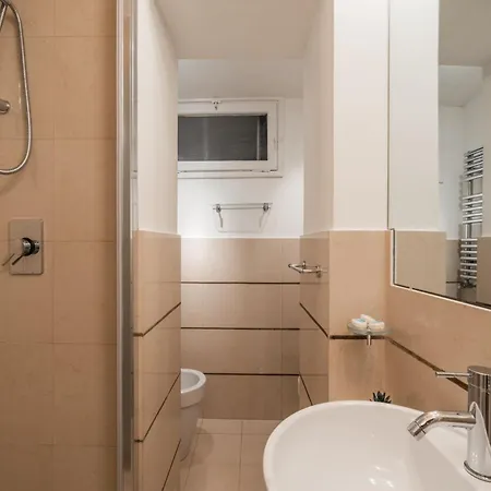 The Rent - Spacious Two-bedroom In Old Town *