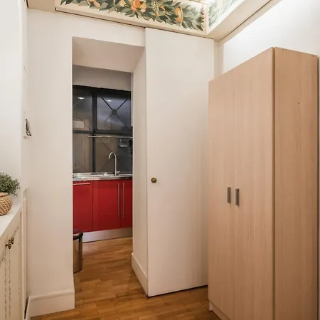 Апартаменты The Rent - Spacious Two-bedroom In Old Town *
