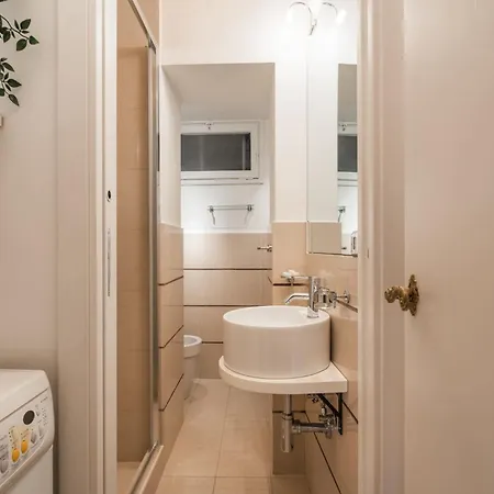 The Rent - Spacious Two-bedroom In Old Town *