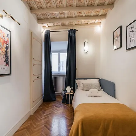 The Rent - Spacious Two-bedroom In Old Town