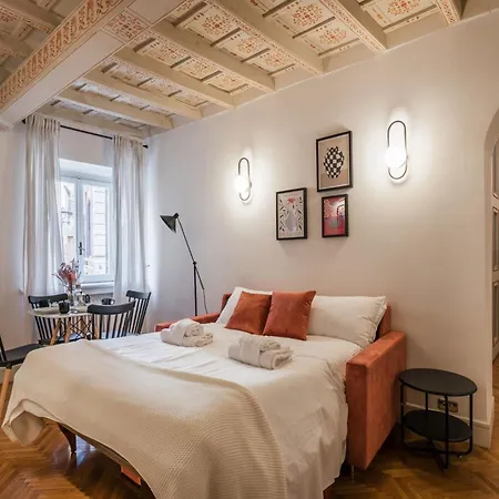 The Rent - Spacious Two-bedroom In Old Town