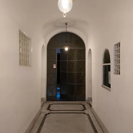 The Rent - Spacious Two-bedroom In Old Town Rom