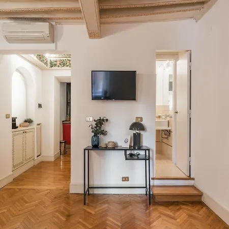 The Rent - Spacious Two-bedroom In Old Town